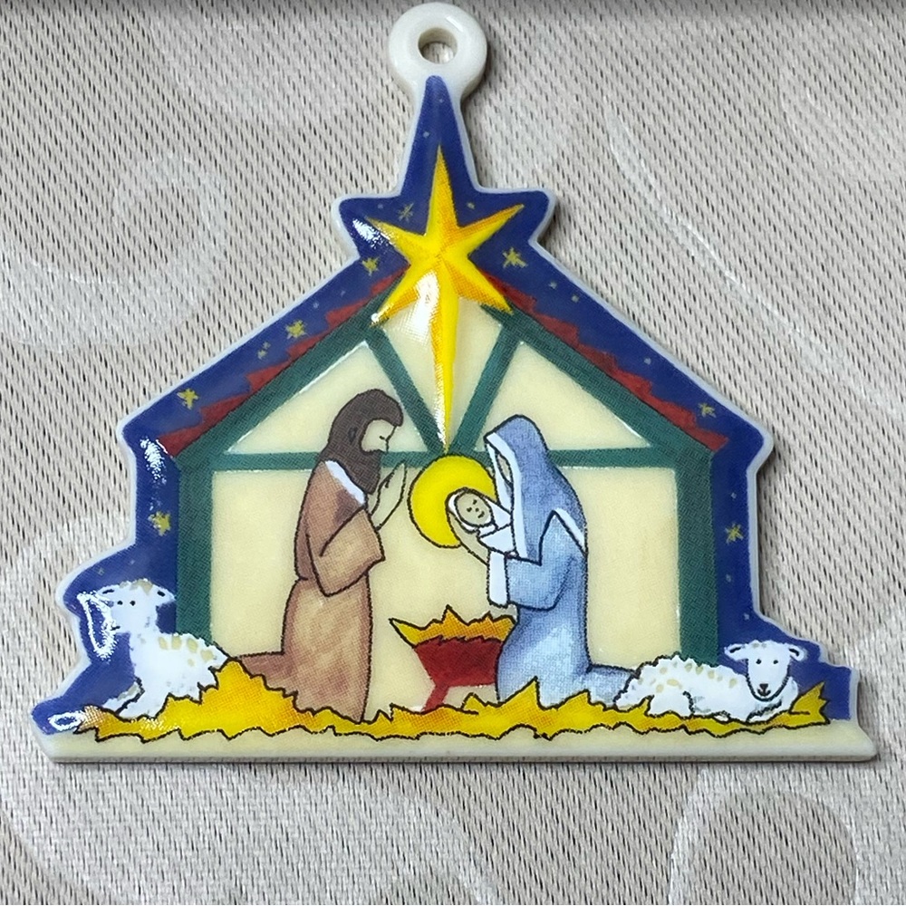 Longaberger Nativity ceramic Tie On with box.